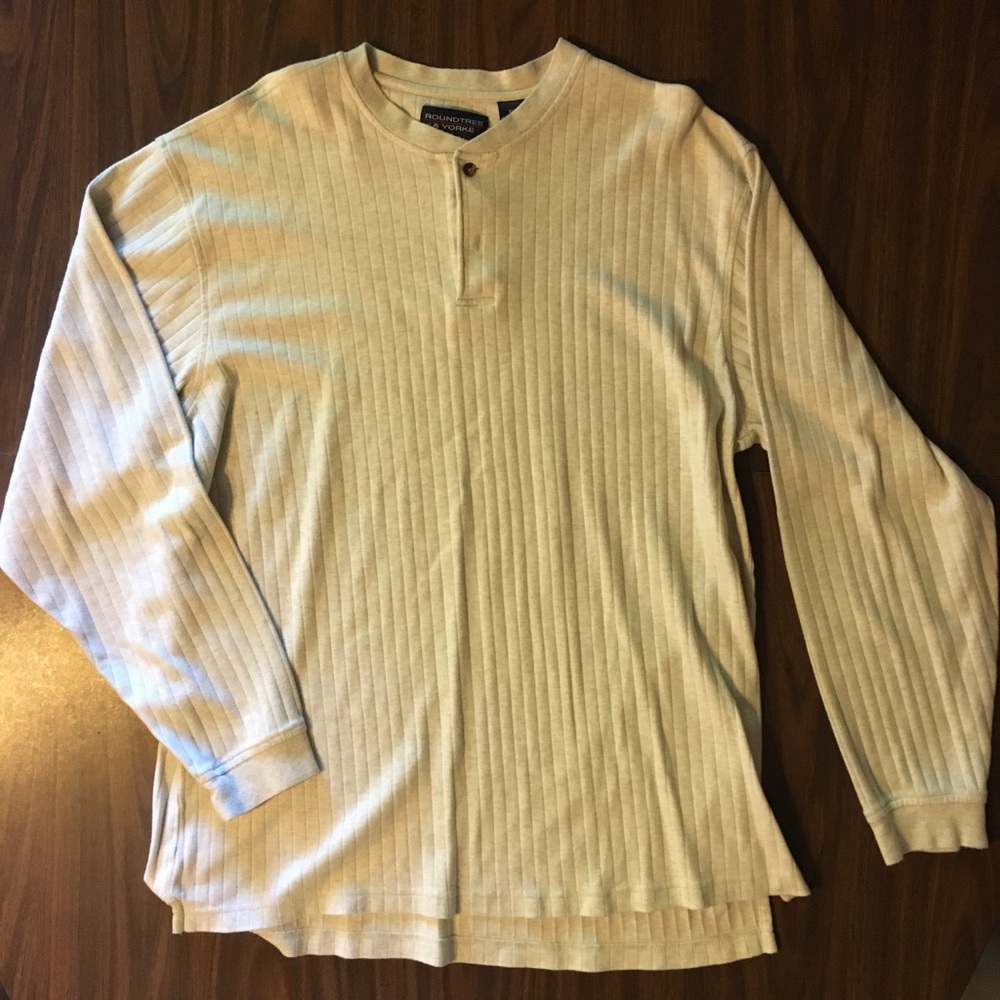 Roundtree and Yorke button-up Henley shirt